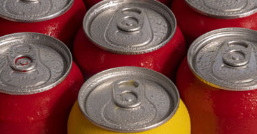 Studiu: Fiecare doză de băutură carbogazoasă băută poate costa 12 minute de viață sănătoasă