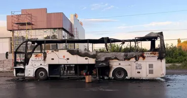 Семь человек погибли при атаке дрона на рейсовый автобус в Донецке