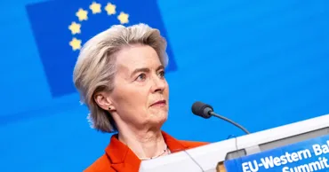 Фон дер Ляйен: Смягчать рост цен возвратом к энергоносителям из РФ было бы ошибкой