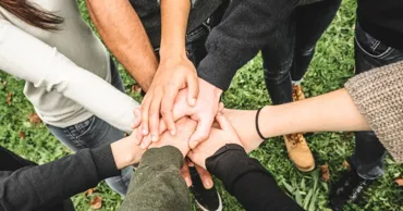 Tot mai mulți moldoveni aleg să ajute: Voluntariatul unește generații și comunități