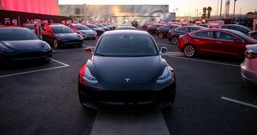 Житель Германии случайно приобрел 27 автомобилей Tesla.