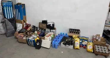 Mărfuri de circa 200.000 de lei, depistate de vameși în două autocare