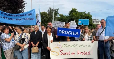 Pe 1 septembrie va avea loc un marș al profesorilor în fața Parlamentului R. Moldova