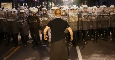 В Сербии вспыхнули беспорядки после антиправительственных протестов