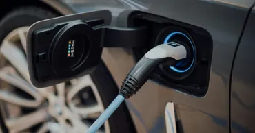 Водители о нехватке топлива и растущих ценах: Нужно переходить на электромобили