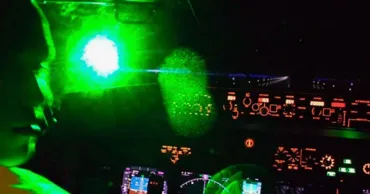 Persoane necunoscute au încercat să orbească piloții cu un laser la o bază aeriană americană din Germania