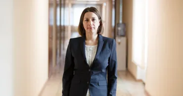 Vițu a răspuns în limba engleză la o întrebare acordată de un deputat în limba rusă