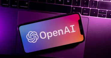 Выход ИИ-гаджета OpenAI перенесли минимум на два года