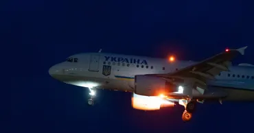 Avionul lui Zelenski, cât pe ce să fie doborât de o dronă în drum din Moldova spre Oslo