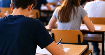 Elevii din Moldova au progresat la științe, dar au scăzut la matematică și lectură