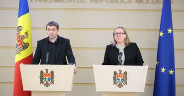 Блок ACUM предлагает публиковать имена авторов поправок к законам.