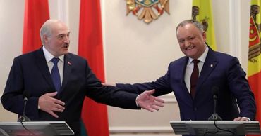 Додон поздравил Лукашенко с победой на выборах.