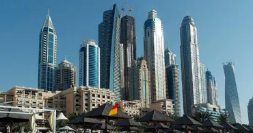 ОАЭ предупредили США о возможном отказе от расчетов в долларах