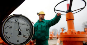 Зеленский поручил диверсифицировать поставки газа и нефти на Украину.