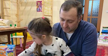Гонца выложила фото дочки с отцом: "Никто не убежал"