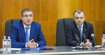 Кику пригрозил судом Усатому, обещавшему купить защитные экраны по цене 1 евро.