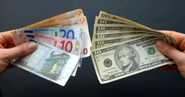 Curs valutar 19 iulie 2026: Cât valorează un euro și un dolar