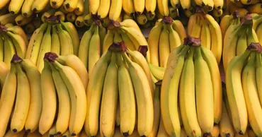 Bananele s-ar putea scumpi în 2027. El Niño și conflictele pun presiune pe producție