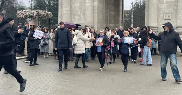 Marșul tăcerii la Chișinău: Zeci de oameni au cerut dreptate pentru Ludmila Vartic