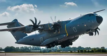 Premieră mondială: Franța folosește un avion militar la stingerea incendiilor