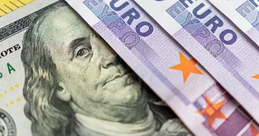 Curs valutar 28 octombrie 2026: Cât valorează un euro și un dolar