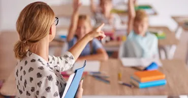 Учителям в Молдове больше не нужно периодически подтверждать педагогические степени