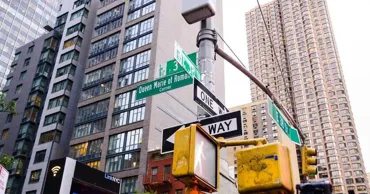O intersecție din New York, denumită în cinstea Reginei Maria