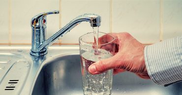 Жители Яловен жалуются на невыносимый запах хлора в воде.