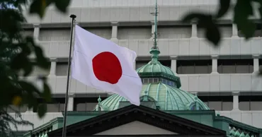 В Японии дефицит нафты привел к спаду производства бутылок и ванн