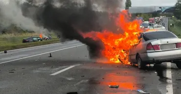 В результате аварии под Бельцами два человека попали в больницу
