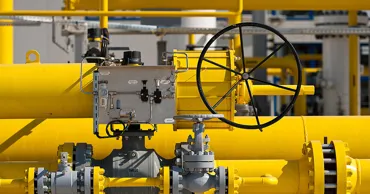 Economist: Moldova plătește în plus pentru resursele energetice. Le cumpără prin intermediari