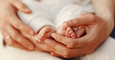 Fenomen îngrijorător: Se nasc tot mai puțini copii, iar mamele sunt tot mai în vârstă