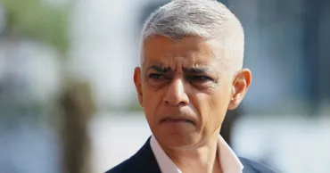Scandal la Londra: O geantă cu arme, uitată în fața casei primarului Sadiq Khan