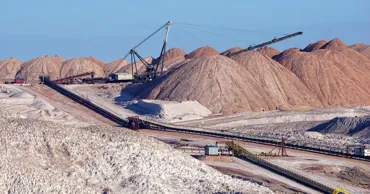 România a aprobat exploatarea unui zăcământ de magneziu pentru a elimina China de pe piața UE
