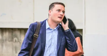 Номера министра обороны Великобритании и ещё двух министров слили в Сеть