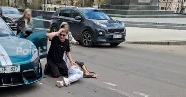 Femeia lovită pe trecerea de pietoni din Capitală rămâne în stare extrem de gravă