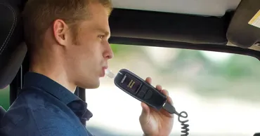 Noua regulă UE din iulie: Toate mașinile noi vor fi echipate cu un sistem anti-alcool