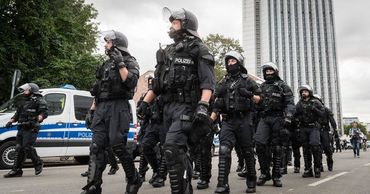 В Германии отстранили 29 полицейских по подозрению в праворадикальных взглядах.
