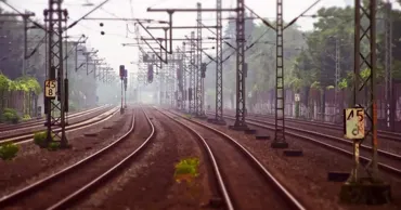 Un pescar s-a electrocutat după ce undița sa a atins firele unei linii de tren