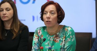 В Эстонии уволили главу Минобрнауки, возившую детей на служебной машине.