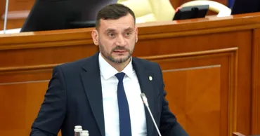 Депутат: Чиновники от образования будут получать почти в 3 раза больше, чем педагоги