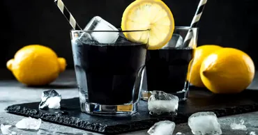 Limonada neagră, băutura răcoritoare care ajută organismul să elimine toxinele