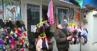 Владелец базара вынуждает их оплатить аренду за период ЧП.