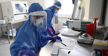В Бельгии начали испытания препаратов от осложнений коронавируса на добровольцах.