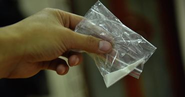 По факту незаконного хранения наркотических средств проводится проверка. Изъятое направлено на экспертизу.
