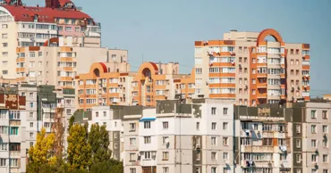 Piața imobiliară a înghețat: Tranzacțiile din Chișinău s-au redus cu 35%
