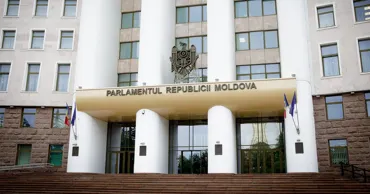 Парламент рассмотрит законопроект о возможности продлевать ЧП до 90 дней