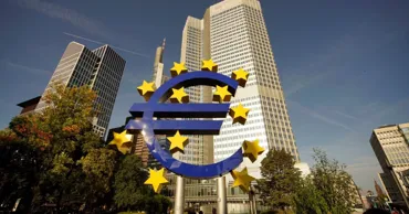 Oficial BCE: Băncile europene riscă să fie supuse unor presiuni politice tot mai mari