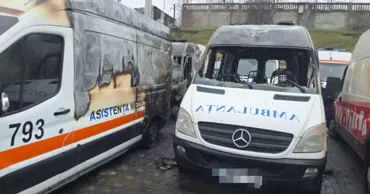 В Кишинёве сгорели четыре машины скорой помощи при пожаре у автосервиса