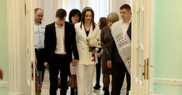 В День святого Валентина в Кишиневе женились и дарили цветы.